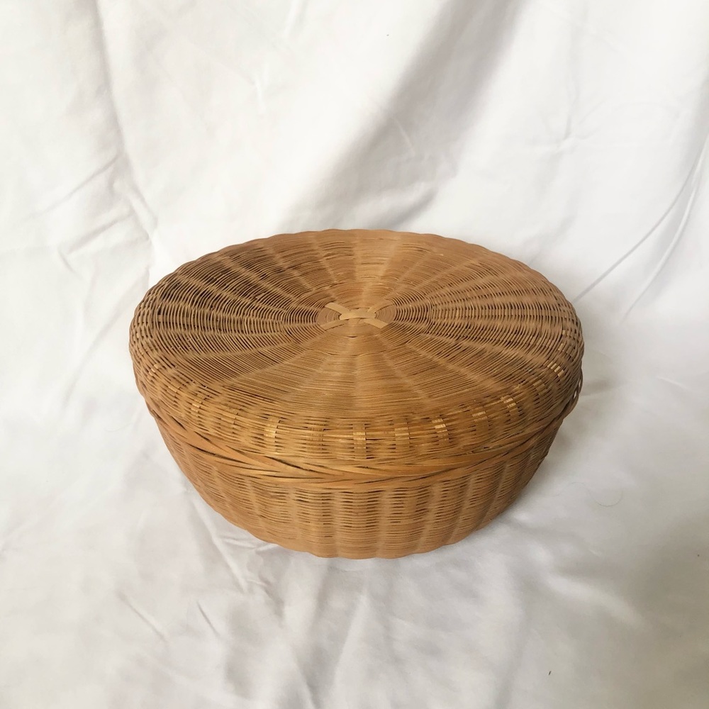 Basket With Lid